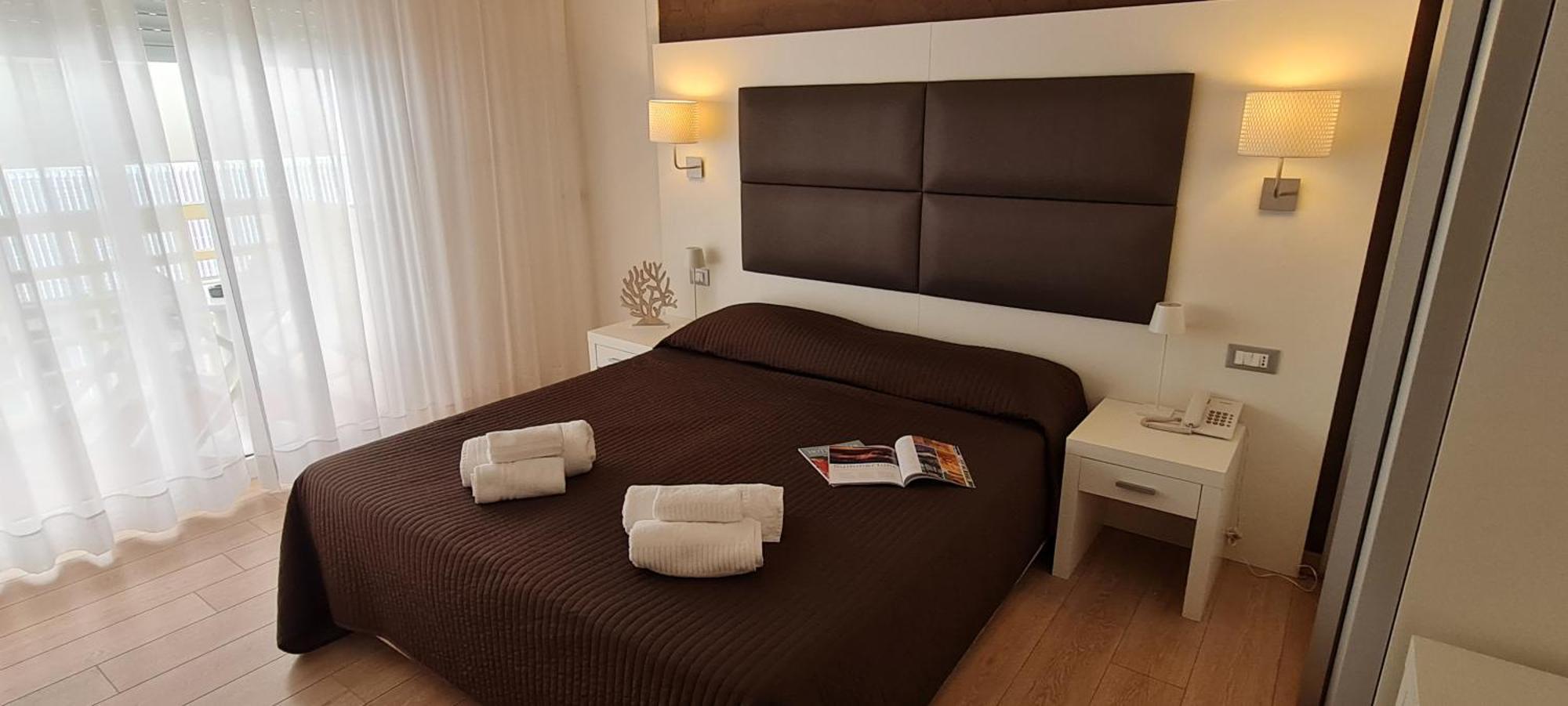 Hotel Eros Lignano Sabbiadoro Exterior photo